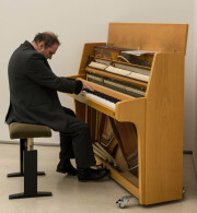 Georg Dietl am Klavier