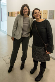 Anja Luithle mit Galerieleiterin Holle Nann