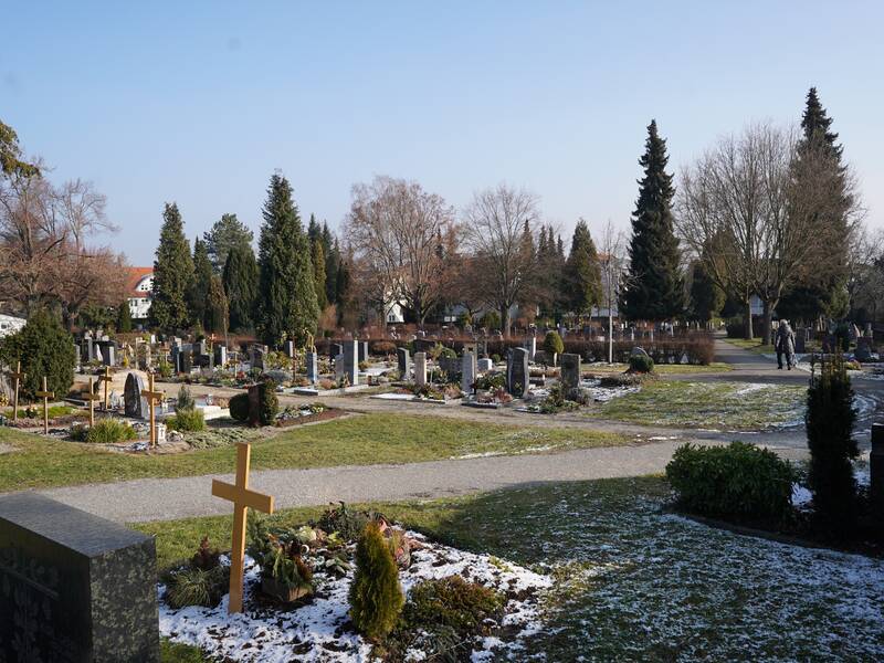 Blick auf einen Teil des Friedhofs im Stadtteil Ruit