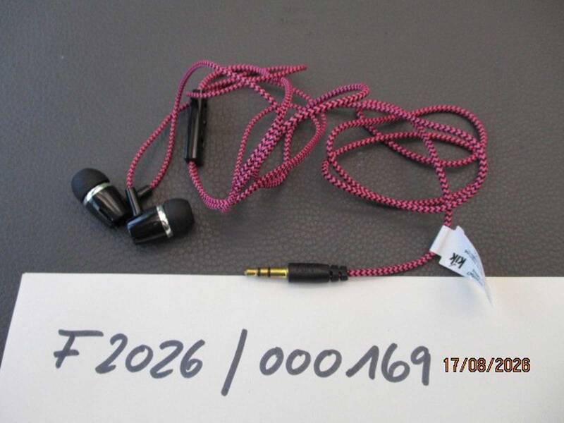 Schwarze In-Ear-Kopfhörer mit einem schwarz-roten Kabel. Die Bezeichnung F2026 000169 ist zu lesen.