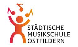 Links neben dem Schriftzug städtische Musikschule Ostfildern ist ein Strichmännchen in orangetönen zu sehen, welches mit Noten jongliert.