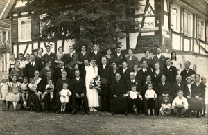 Scharnhausen Hochzeit um 1936