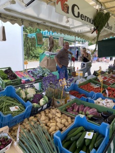 Gemüsestand des Lerchenhof aus Kemnat